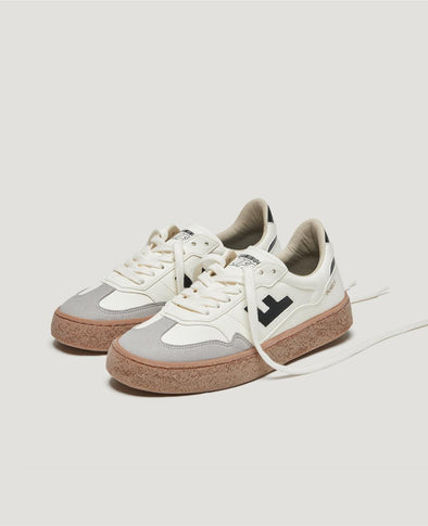 Burela Bold Flamingos' Life